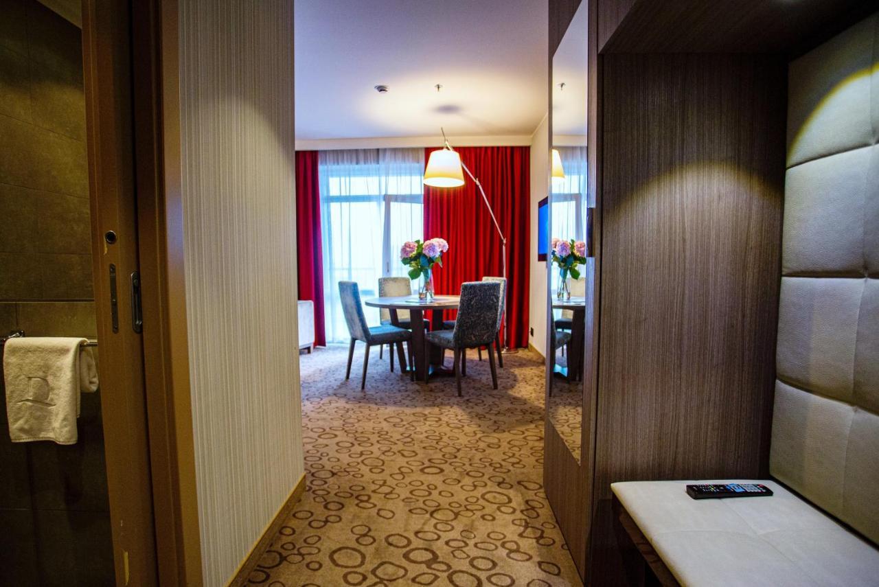 Domina Hotel Novosibirsk Ngoại thất bức ảnh