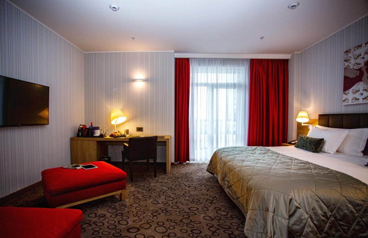 Domina Hotel Novosibirsk Ngoại thất bức ảnh